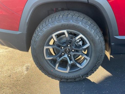 New 2026 Chevrolet Equinox ACTIV image 4