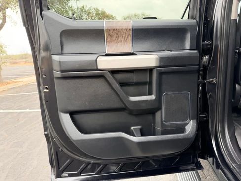 Used 2019 Ford F250 Lariat w/ Lariat Ultimate Package image 14