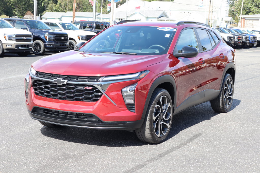 Used 2024 Chevrolet Trax RS w/ Driver Confidence Package FWD image 17