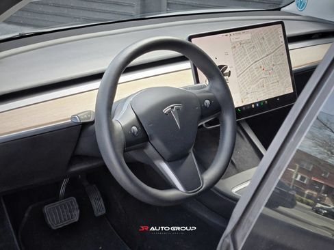 Used 2022 Tesla Model 3 Long Range AWD/4WD image 11
