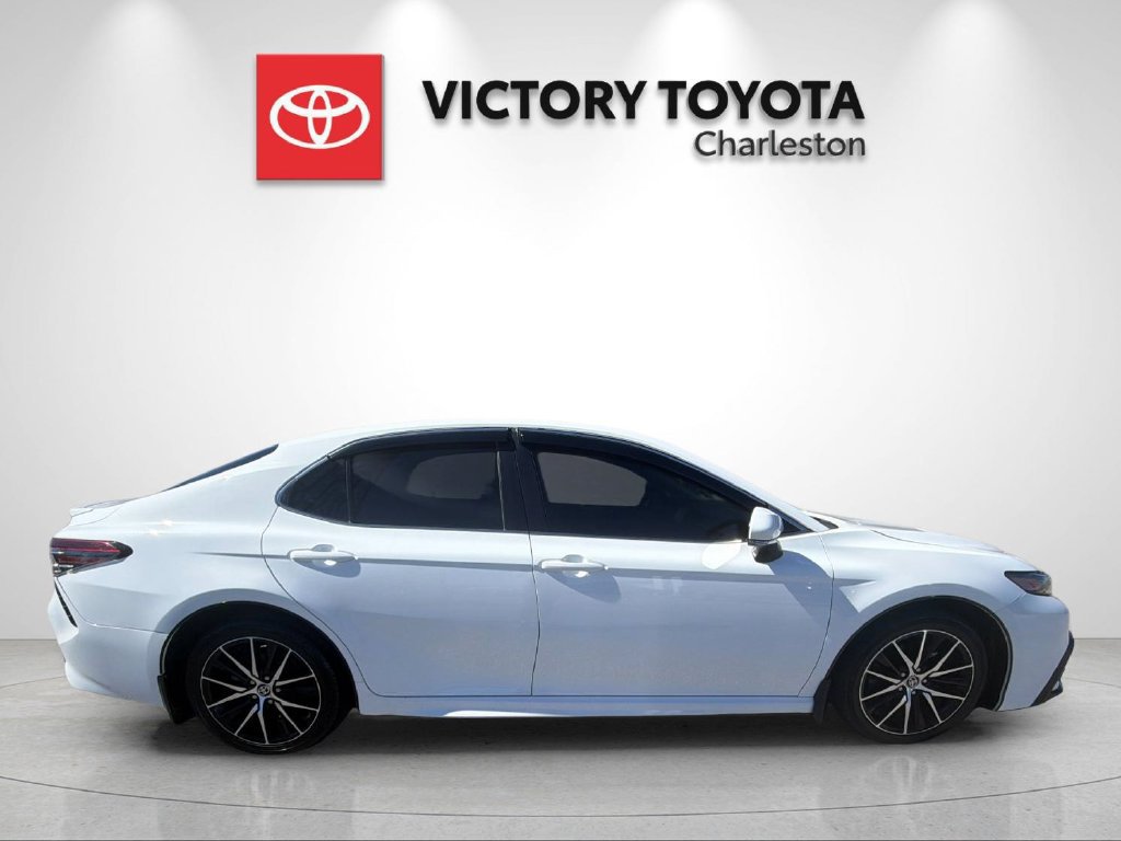 Used 2024 Toyota Camry SE FWD image 6