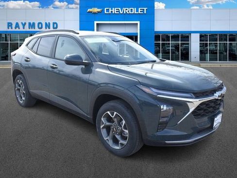 New 2026 Chevrolet Trax LT w/ LPO, Blackout Package image 11