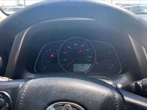 Used 2013 Toyota RAV4 XLE FWD image 25