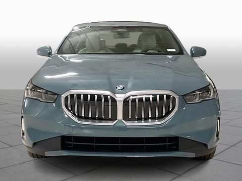 Used 2026 BMW 530i w/ Premium Package RWD image 3