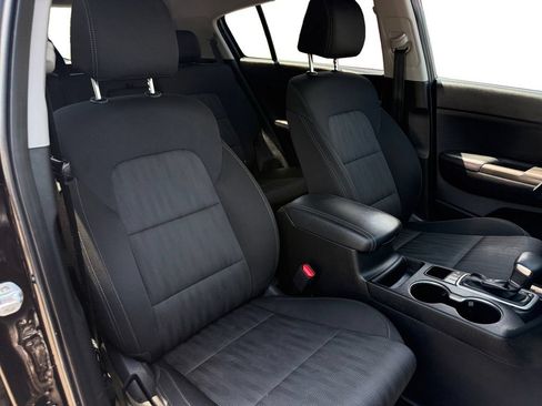 Used 2020 Kia Sportage LX AWD/4WD image 15