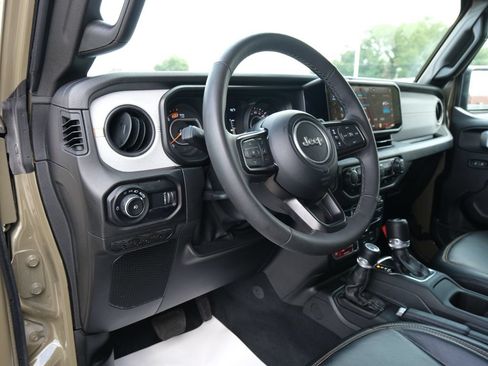 Used 2025 Jeep Wrangler Unlimited Sport AWD/4WD image 3