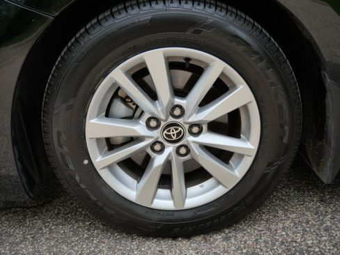 Used 2025 Toyota Camry LE w/ Convenience Package FWD image 16