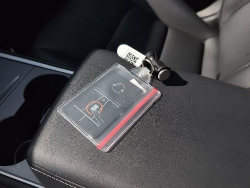 Used 2023 Tesla Model 3 Standard Range image 28