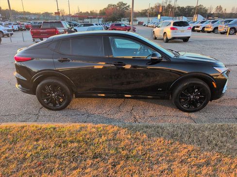 Used 2025 Buick Envista Sport Touring image 5