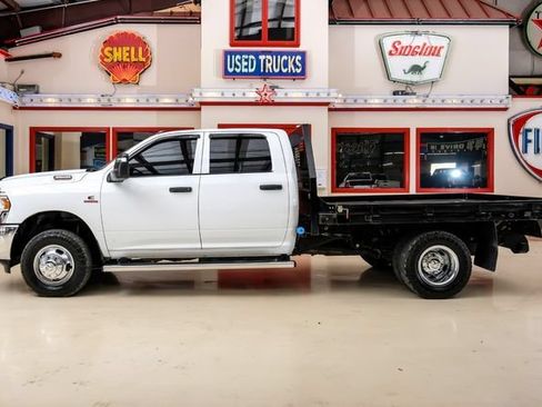 Used 2024 RAM 3500 Tradesman w/ Chrome Appearance Group AWD/4WD image 13