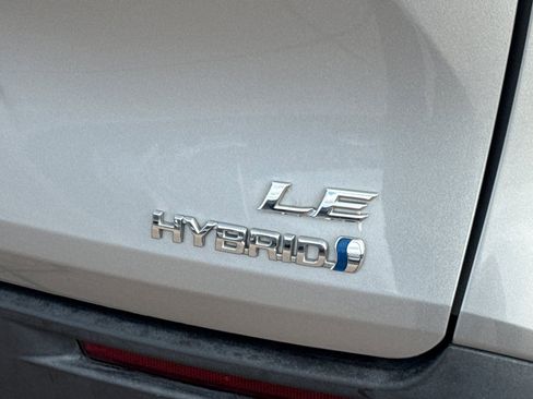 Certified 2023 Toyota Sienna LE image 33