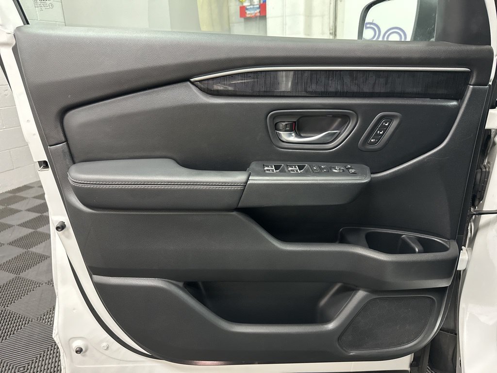 Used 2024 Honda Pilot Elite image 18