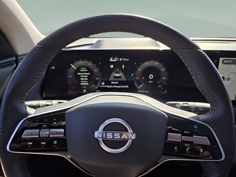 Used 2024 Nissan Ariya FWD image 24