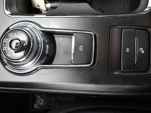 Used 2018 Ford Fusion Energi Titanium FWD image 25