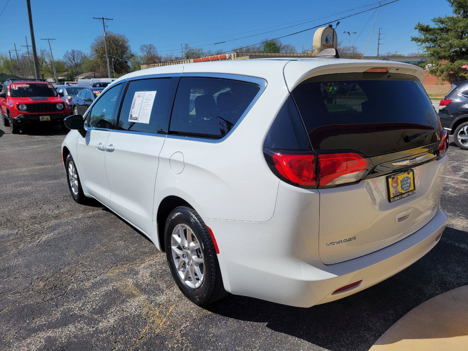 Used 2024 Chrysler Voyager LX FWD image 25