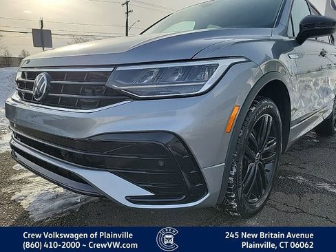 Certified 2022 Volkswagen Tiguan SE R-Line image 24