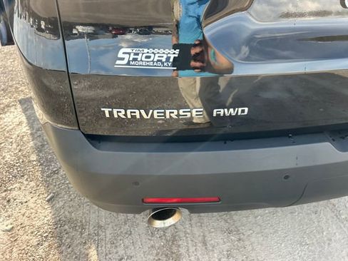 Used 2023 Chevrolet Traverse LT image 52