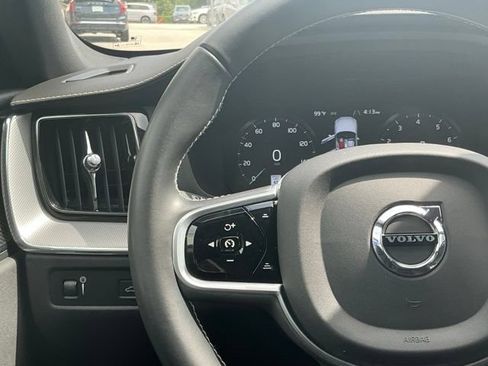 Used 2021 Volvo XC60 T6 R-Design w/ Advanced Package AWD/4WD image 18