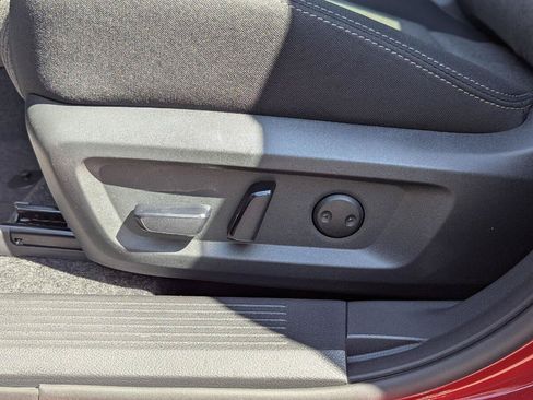 New 2026 Nissan Rogue SV AWD/4WD image 40