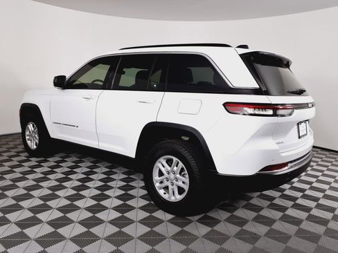 Used 2025 Jeep Grand Cherokee Laredo w/ Luxury Tech Group I image 6
