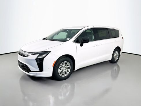 New 2027 Chrysler Pacifica Select FWD image 3