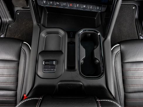 Used 2025 GMC Sierra 2500 AT4X image 27