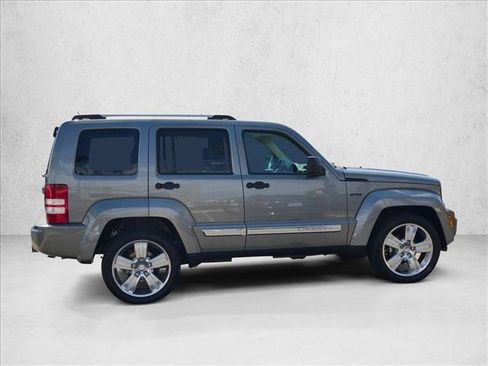 Used 2012 Jeep Liberty Limited Jet w/ Comfort/Convenience Group AWD/4WD image 4