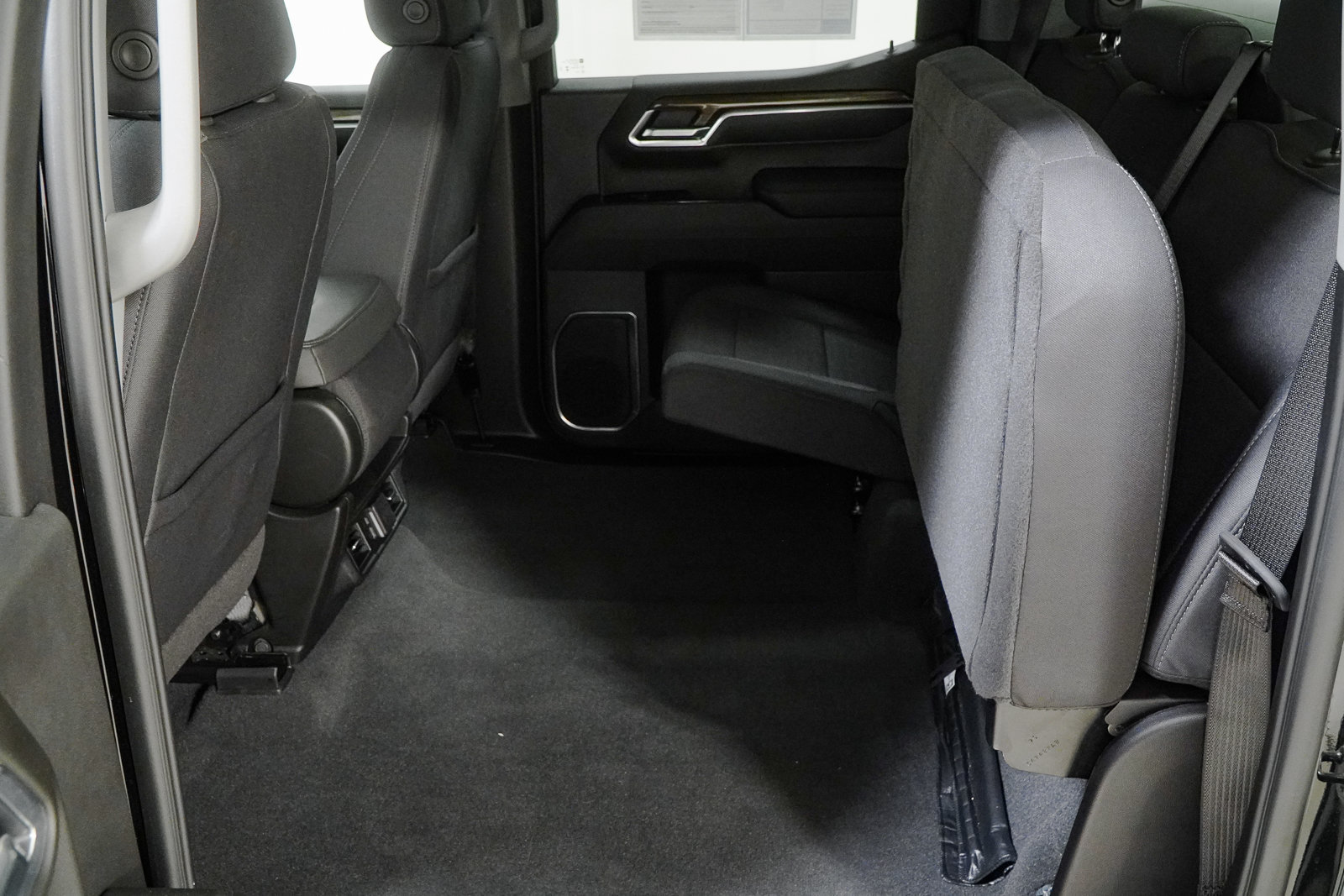 Used 2025 Chevrolet Silverado 1500 LT AWD/4WD image 47