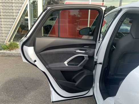 New 2025 Audi SQ5 Premium Plus image 18