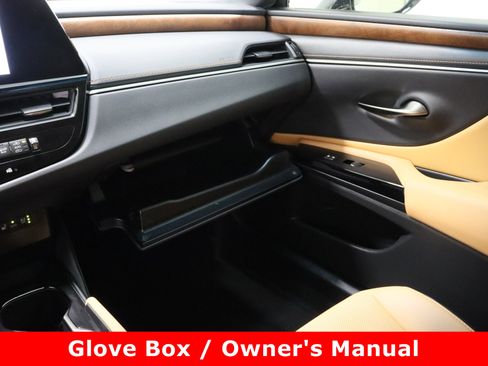 Used 2025 Lexus ES 350 w/ Premium Package image 25