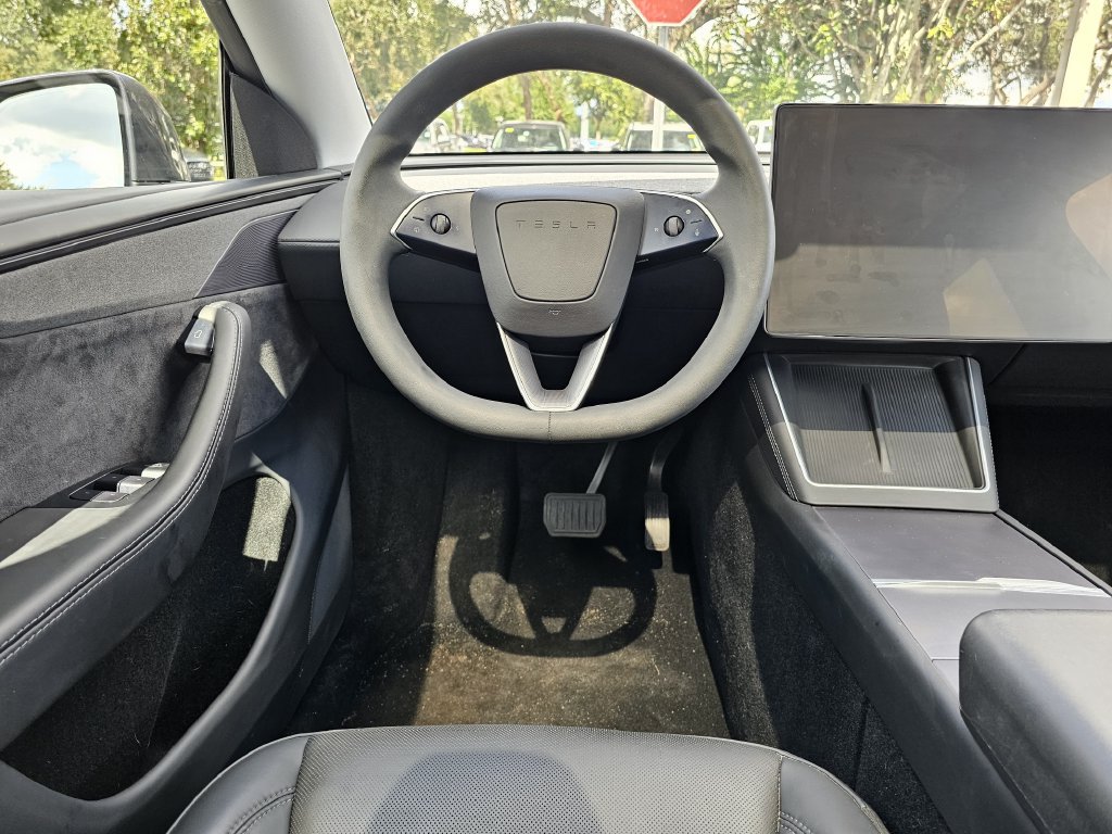 Used 2026 Tesla Model Y Long Range AWD/4WD image 13