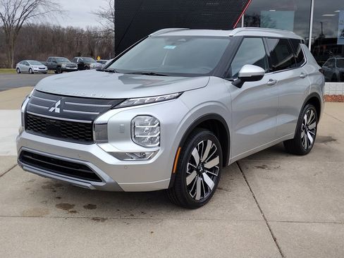 New 2025 Mitsubishi Outlander SEL image 1