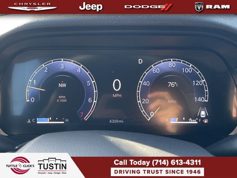 Used 2025 Jeep Grand Cherokee L Laredo w/ Luxury Tech Group I RWD image 24