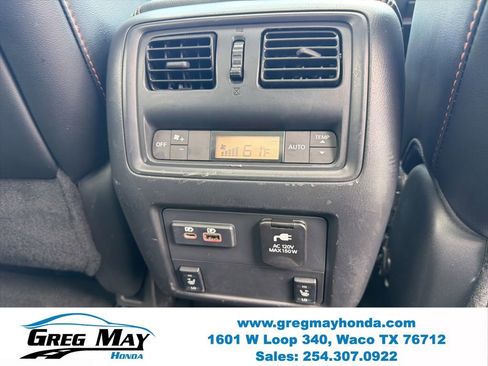 Used 2019 Nissan Pathfinder SL FWD image 32