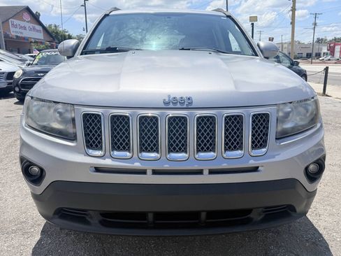 Used 2016 Jeep Compass Latitude FWD image 5