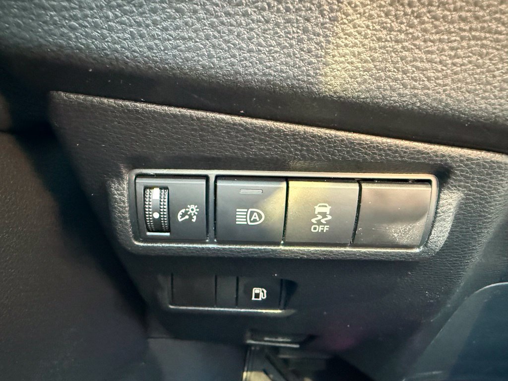Used 2023 Toyota Corolla Cross AWD Hybrid w/ Moonroof Package image 22