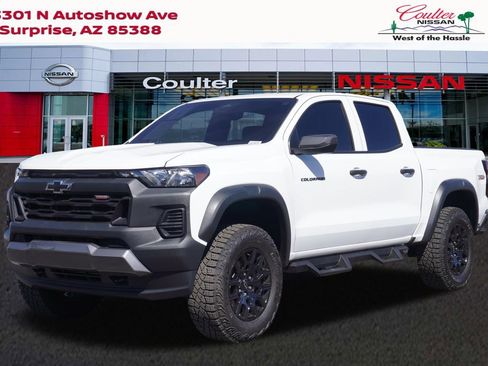 Used 2025 Chevrolet Colorado Trail Boss AWD/4WD image 1