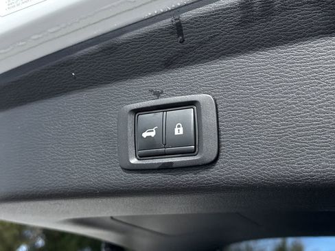 Used 2022 Mitsubishi Outlander SE image 15