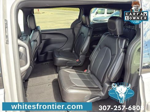 Used 2025 Chrysler Pacifica Select FWD image 15