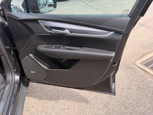 Used 2017 Cadillac XT5 Luxury w/ Driver Awareness Package AWD/4WD image 19