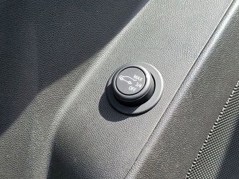 Certified 2023 Chevrolet Equinox LT FWD image 22