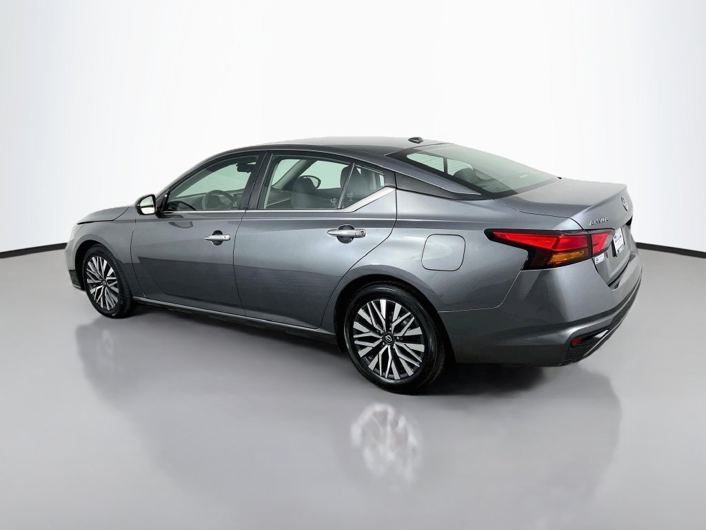 Used 2024 Nissan Altima 2.5 SV FWD image 5