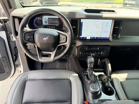Used 2024 Ford Bronco Big Bend AWD/4WD image 2