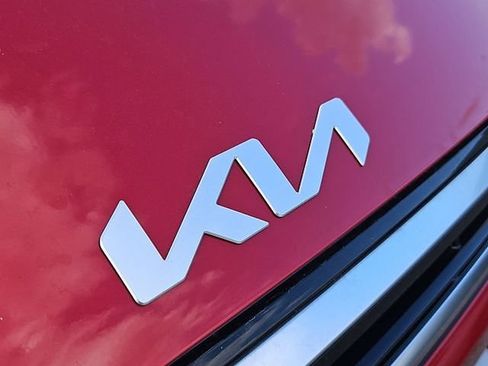 Certified 2025 Kia K4 EX image 12