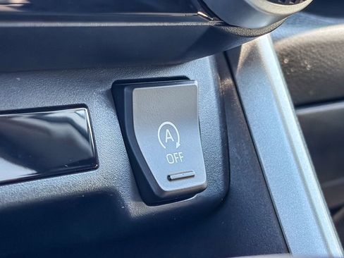 Used 2021 Toyota RAV4 XLE FWD image 33