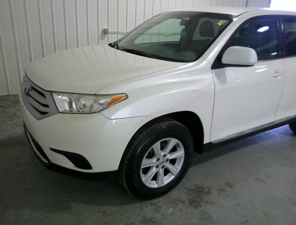 Used 2013 Toyota Highlander Plus FWD image 15