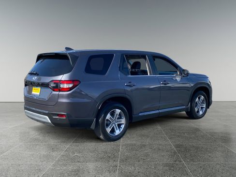 Used 2025 Honda Pilot EX-L image 5