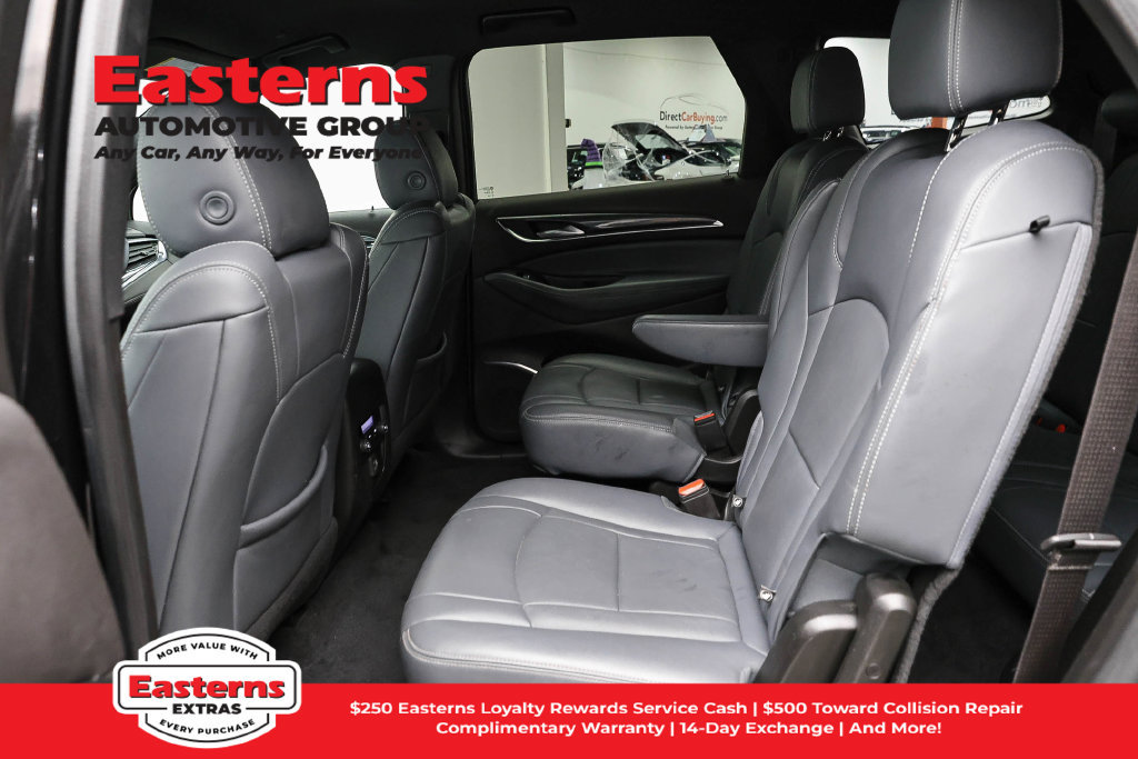 Used 2023 Buick Enclave Essence AWD/4WD image 23