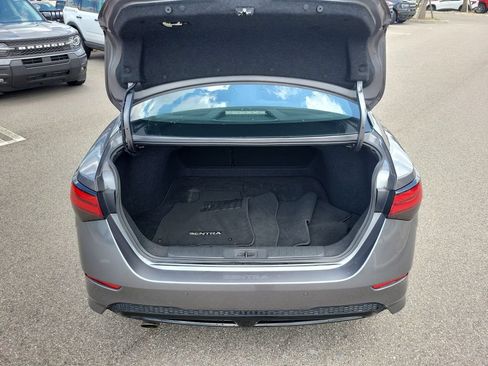 Used 2023 Nissan Sentra SR w/ Midnight Edition Package FWD image 11
