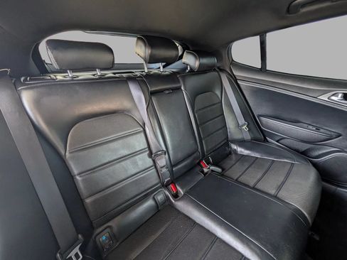 Used 2018 Kia Stinger GT2 RWD image 27